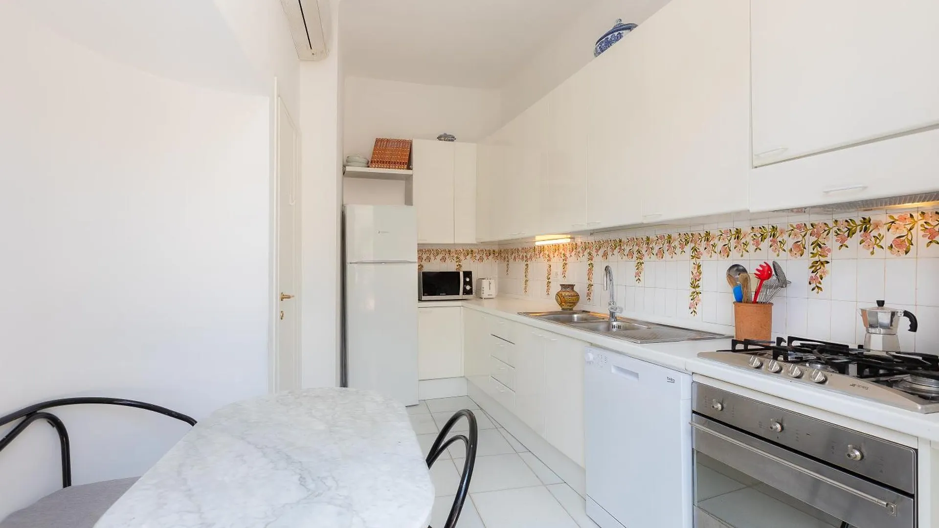 Tre Lune Penthouse By Rental In Roma Italy