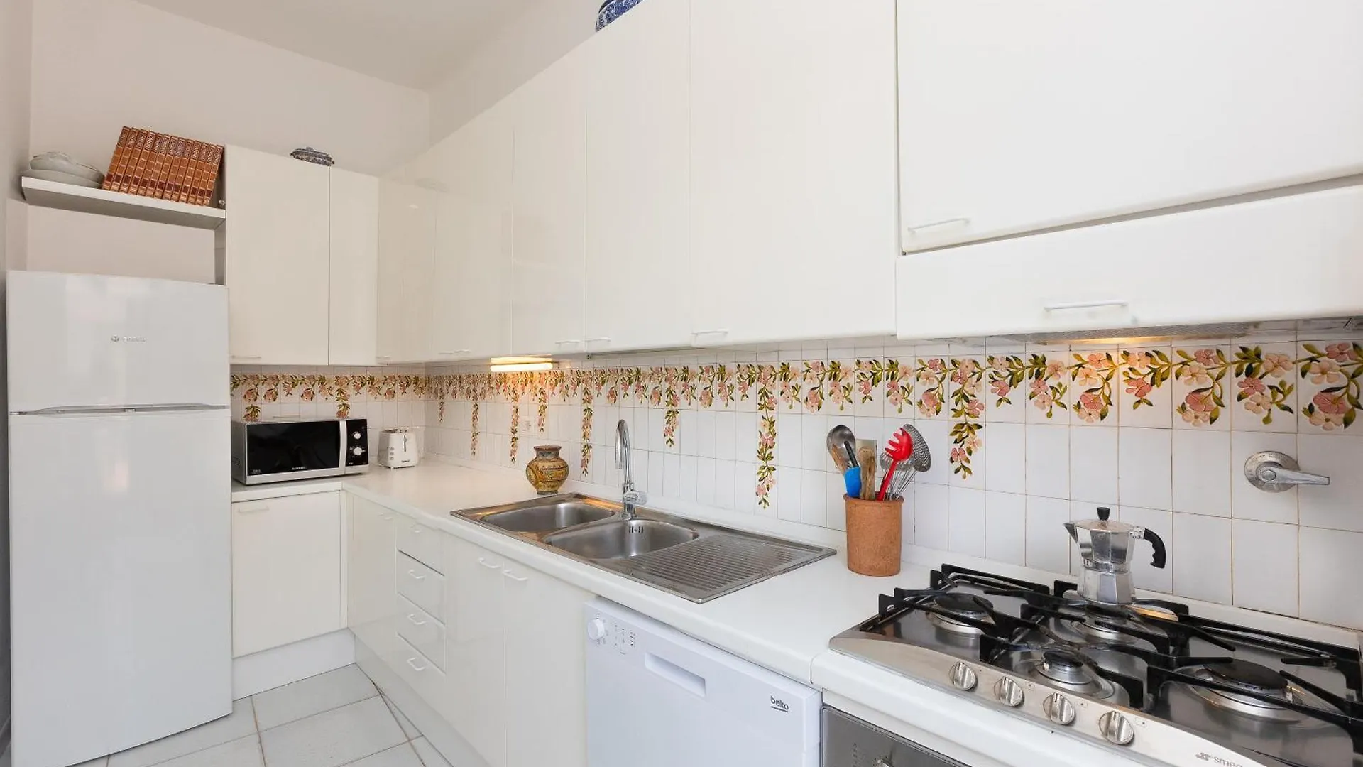 Tre Lune Penthouse By Rental In Roma 0*, Rome